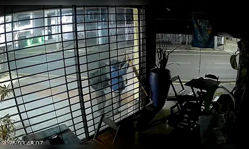 Dono reclama após sanduicheria ser invadida pela 4ª vez em Apucarana