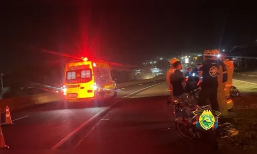 Motocicleta atropela pedestre e deixa três feridos na PR-445