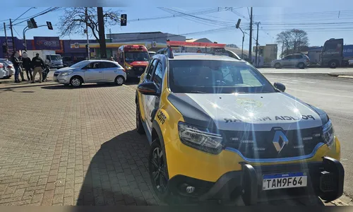 Acidente envolvendo carro e moto é registrado em Apucarana