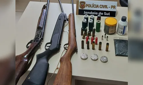Suspeito de espancar esposa é preso com armas sem registro em Jandaia do Sul
