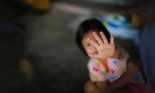 Mulheres são presas por oferecer bebida a criança de 2 anos