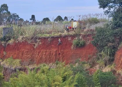 Bombeiros resgataram mulher após acidente em Apucarana