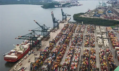 Cerca de 700 produtos do Brasil ficaram fora do tarifaço