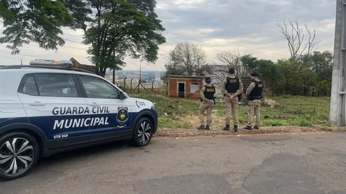 Corpo foi encontrado em um barraco abandonado sobre o pontilhão da Minas Gerais