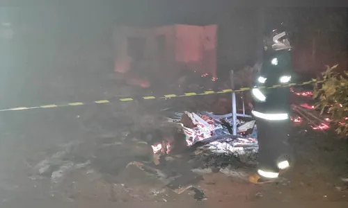 Incêndio destrói casa e deixa dois mortos em Manoel Ribas