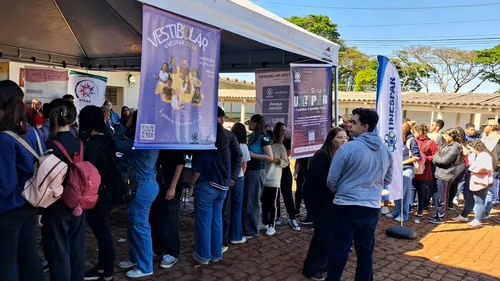 Estudantes de colégios de Apucarana estiveram no evento nesta quarta-feira (27).