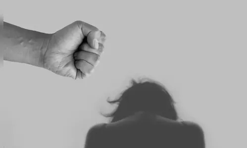 Mulher é agredida por ex ao tentar separar briga em Faxinal