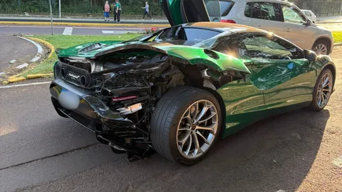 McLaren 720S colidiu contra Classic em Toledo