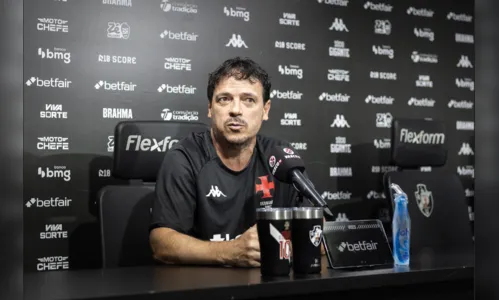 Diniz consola Neymar após goleada e exalta talento do craque