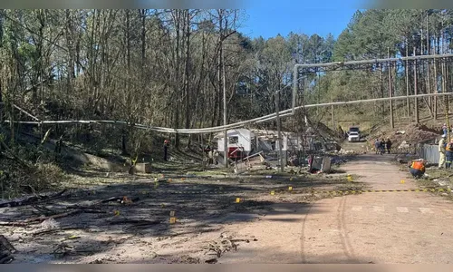 Buscas por vestígios de vítimas de explosão em fábrica são suspensas