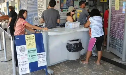 O bolão da Quina permite apostas em grupo a partir de R$ 15,00 com cotas mínimas de R$ 4,00 por participante.