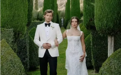 O casal está junto desde 2021.
