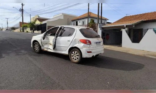 Batida entre carro e moto deixa dois feridos em Jandaia do Sul