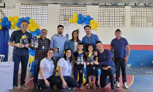 Prefeitura entrega novos itens de uniforme escolar para alunos