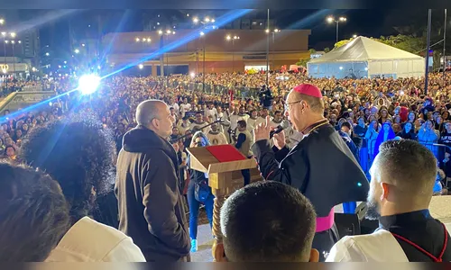 Missa com Frei Gilson lota Catedral em Apucarana; veja fotos