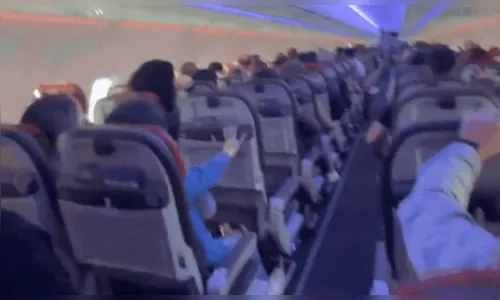 Voo é atingido por granizo e causa desespero em Chapecó (SC)