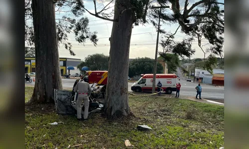 Homem morre após cruzar Avenida Brasil e capotar veículo em Apucarana