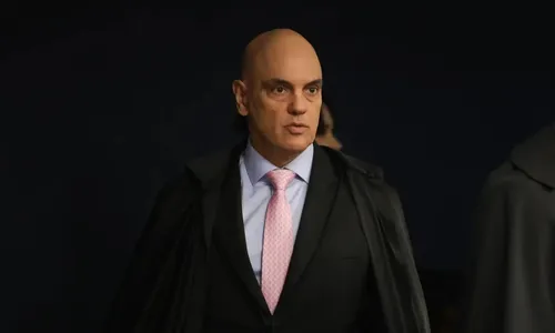 Alexandre de Moraes vota para condenar Bolsonaro e outros sete réus