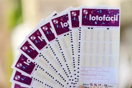 O jogador escolhe de 15 a 20 números entre os 25 disponíveis no volante
