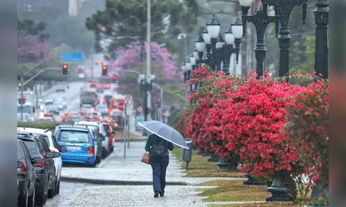 Outubro terá chuva e temperaturas próximas da média no Paraná