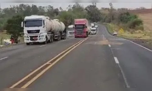 Após 21 horas, PR-444 é liberada entre Arapongas e Mandaguari