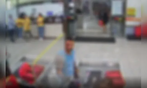 Vídeo mostra suspeito de matar ex comprando facas antes do crime no PR