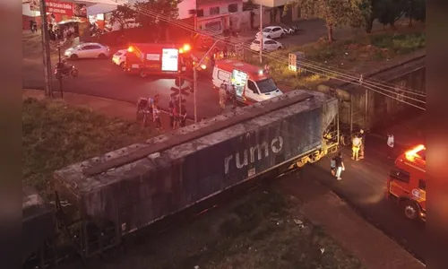Mais um carro é atingido por trem em Apucarana e uma pessoa sai ilesa