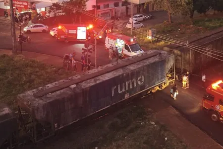 Uma pessoa ficou ferida e foi atendida no local pelo Samu e encaminhada com ferimentos leves para atendimento médico.