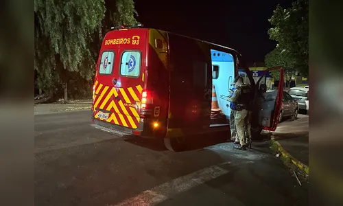 Jovens ficam feridas após acidente entre moto e Jeep Compass em Apucarana