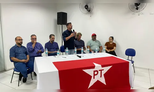 PT empossa diretórios e diz que foco é reeleger o presidente Lula
