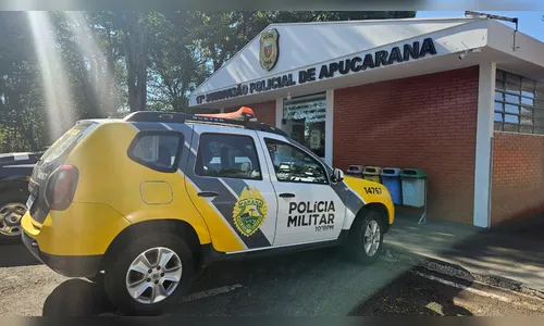 Homem tenta roubar arma de choque de policial durante surto no trânsito em Apucarana
