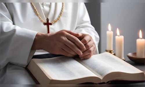 Padre manda fiéis fecharem os olhos e abusa de jovem de 20 anos durante oração no PR