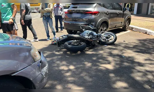 Motociclista é encaminhado ao Providência após colisão com carro