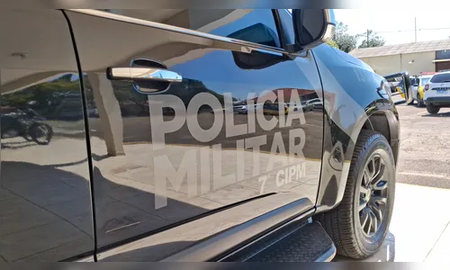 Dupla armada invade casa e rouba carro de luxo em Arapongas