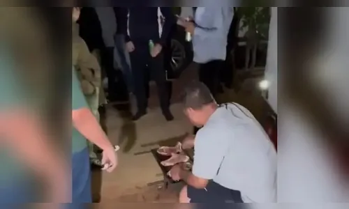 Amigos fazem churrasco durante velório em Sarandi (PR)