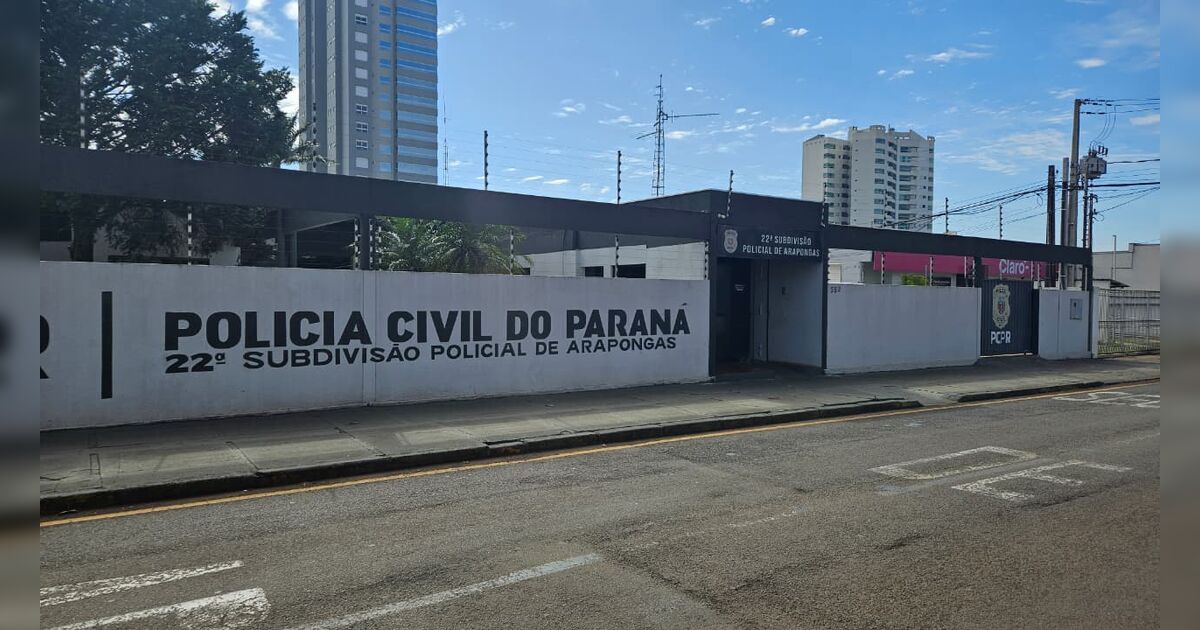 Policiais em ação durante atendimento de ocorrência em imóvel insalubre em Arapongas