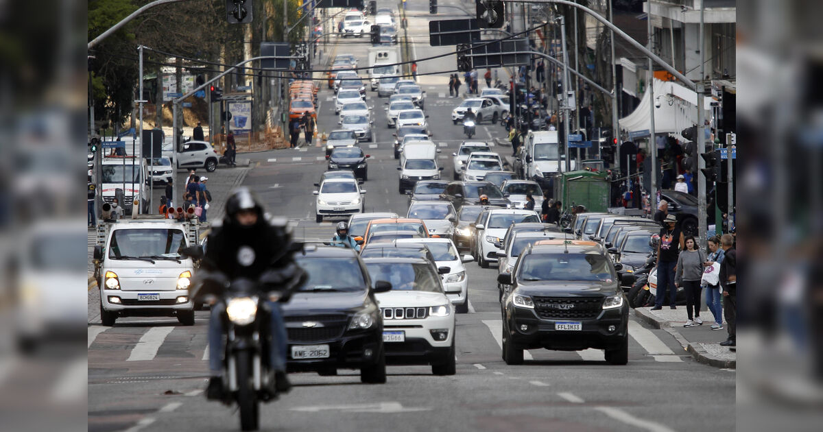 Curitiba supera São Paulo e se torna a capital com maior tempo perdido no trânsito