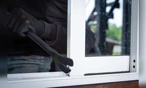 Morador usa facão para expulsar ladrão de dentro de casa em Apucarana