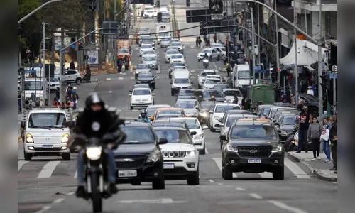 Curitiba supera São Paulo e se torna a capital com maior tempo perdido no trânsito