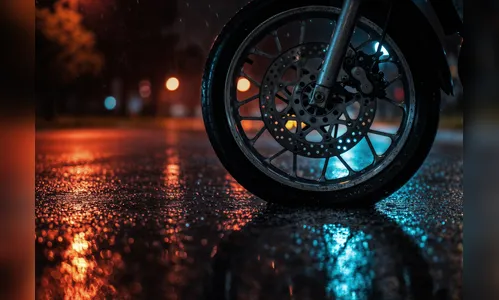 Racha de motos termina com fuga após chegada da polícia em Califórnia