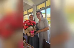 Irmã Nadia (à esquerda) ao lado da Irmã Deonísia