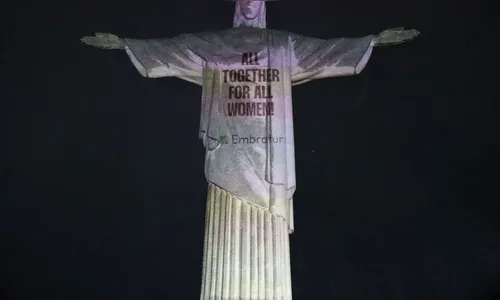 Iluminação do Cristo marca lançamento da campanha 