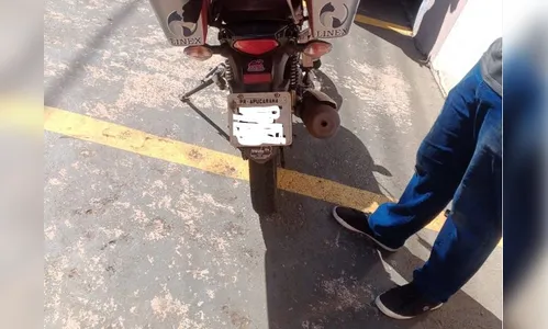 Rapaz sai da cadeia, tenta furtar moto e acaba preso com alvará no bolso em Apucarana