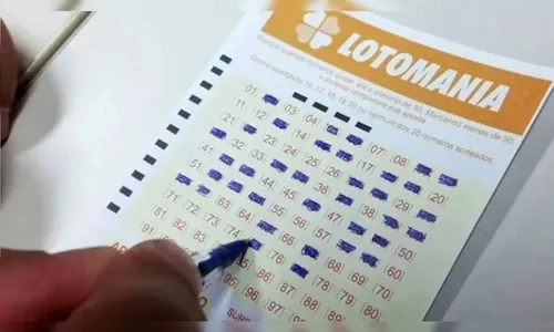 Na Lotomania, o apostador deve escolher 50 números entre 100 disponíveis no volante