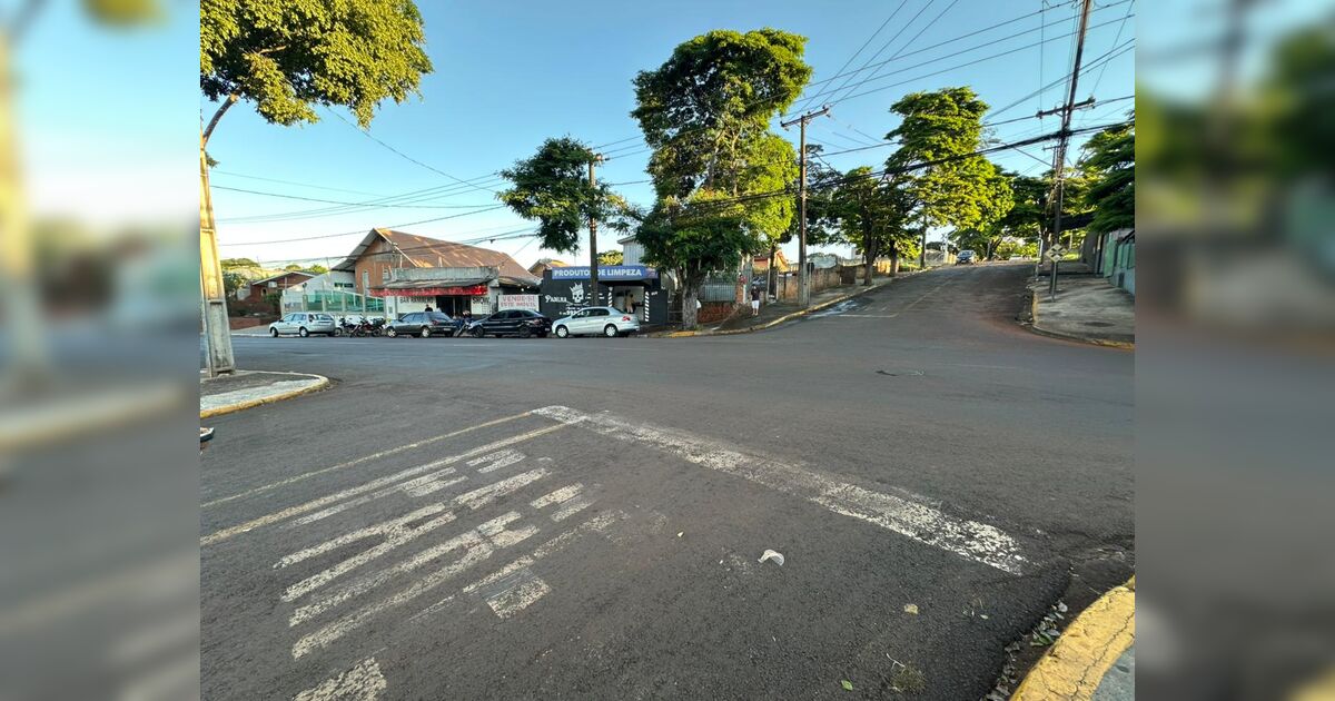 Colisão entre motos deixa mulher ferida em Apucarana