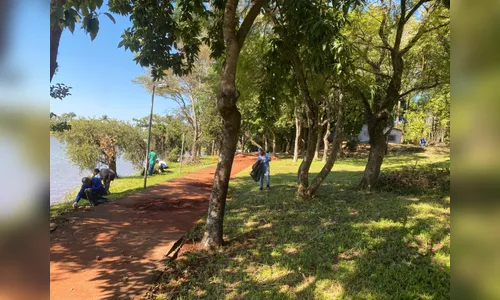 Mutirão no Jaboti retira centenas de sacos de lixo e reforça cuidado com a água em Apucarana