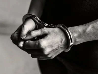 Mulher é flagrada com droga e presa em Arapongas