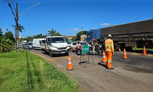 Sistema 'pare e siga' volta a funcionar na Avenida Brasil em Apucarana