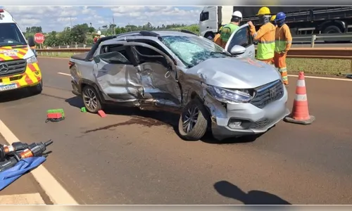 Acidente entre picapes deixa um morto e interdita a BR-376 em Marilândia do Sul