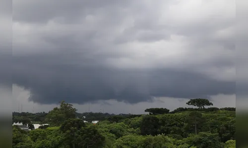 Formação de ciclone extratropical traz alerta de tempestades no Paraná